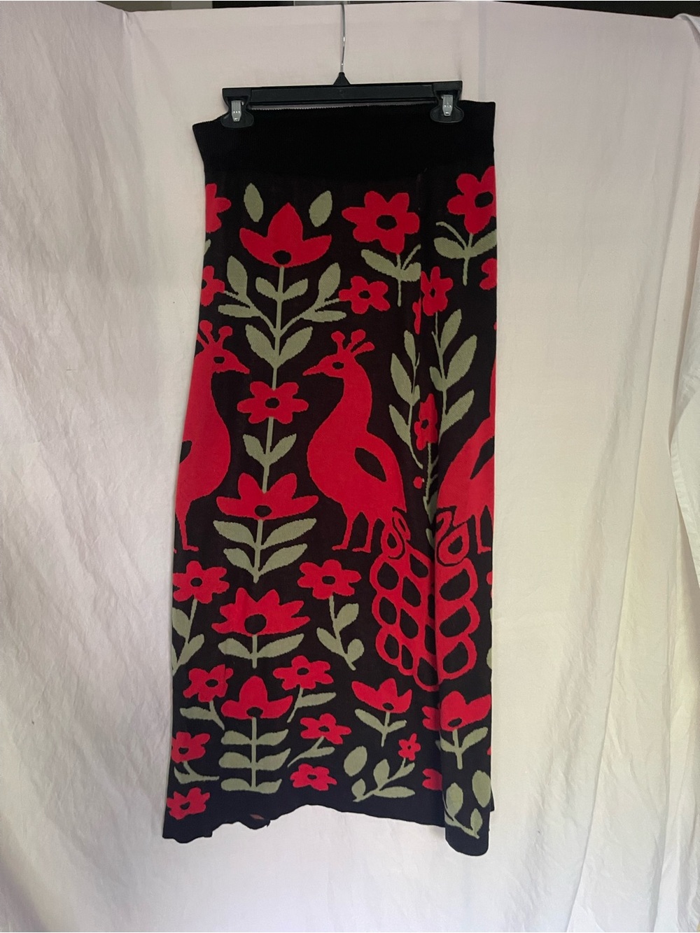 Maxi Skirt with Red Floral & Peacock Motif. Size L. Waist 31” Length 42” - Picture 9 of 13